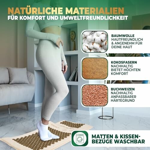 Frau steht auf Matte mit natürlichen Materialien wie Baumwolle, Kokosfasern und Buchweizen.